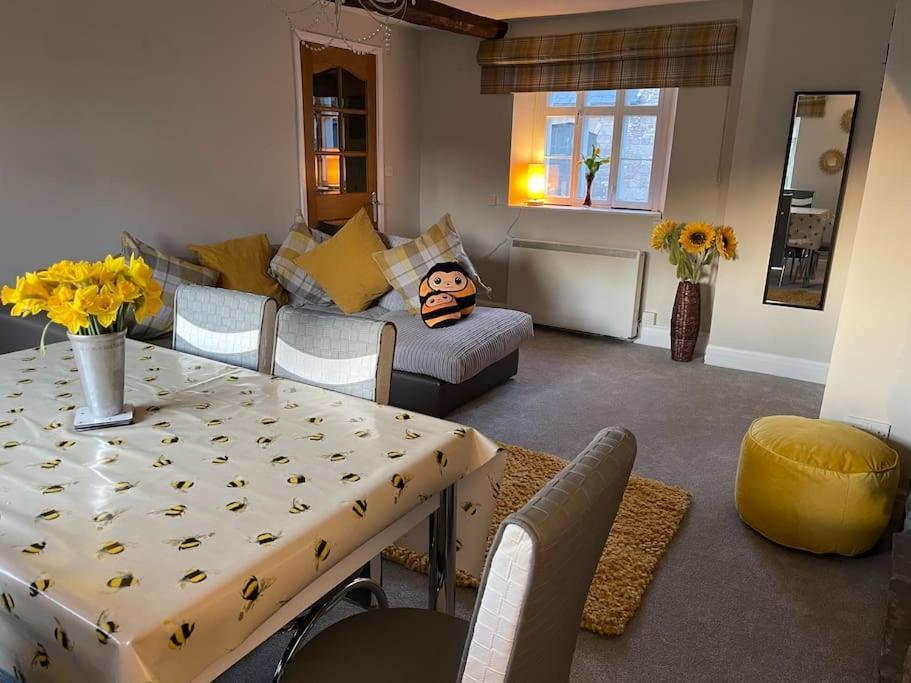 Yew Tree Cottage, 3 Bedroom, 4 Church Row Defynnog Devynock Extérieur photo